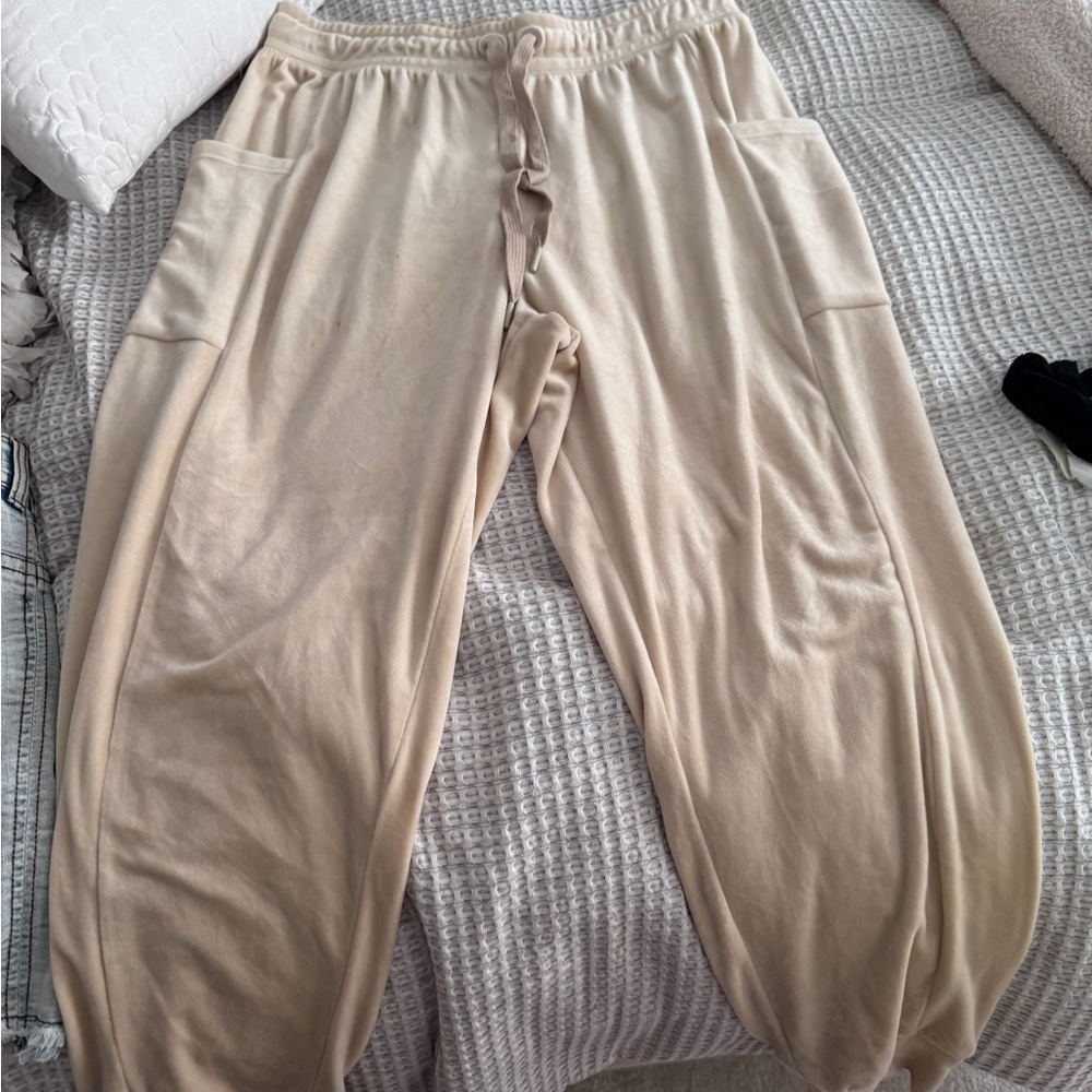 Aerie Cream Jogger Pants